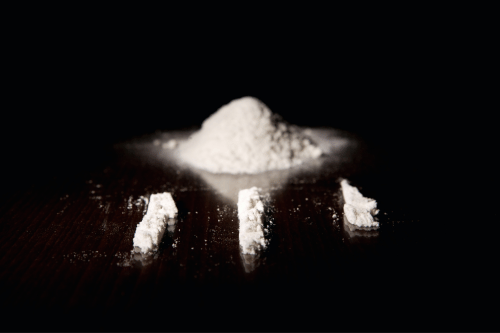 signs of a cocaine addict